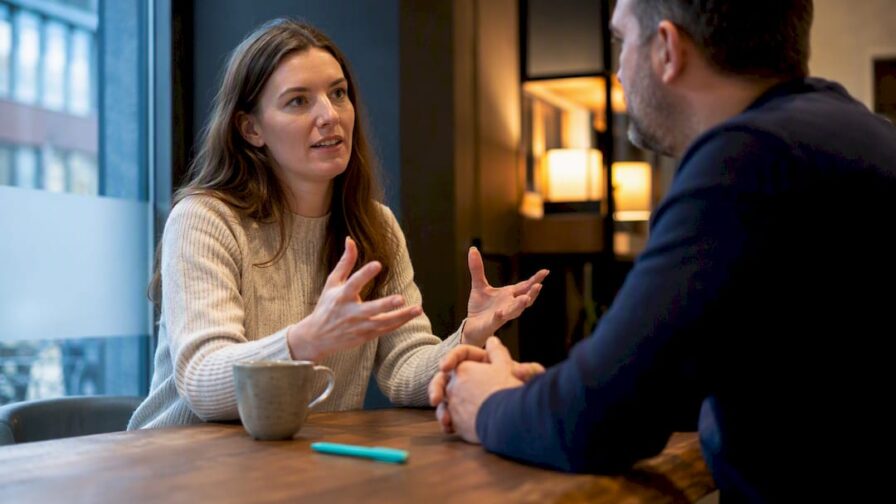 Sollicitatiegesprek voor de eerste marketeer